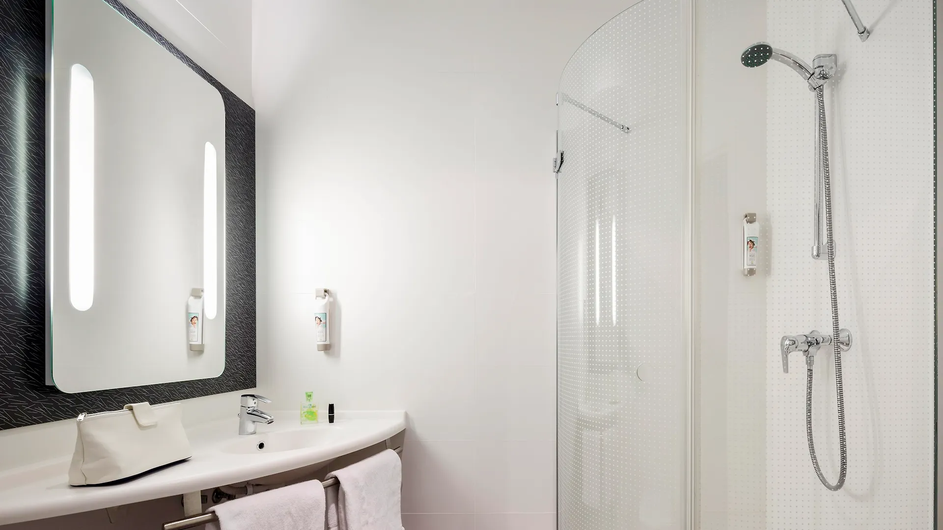 Ibis Sevilla 0*, Seville