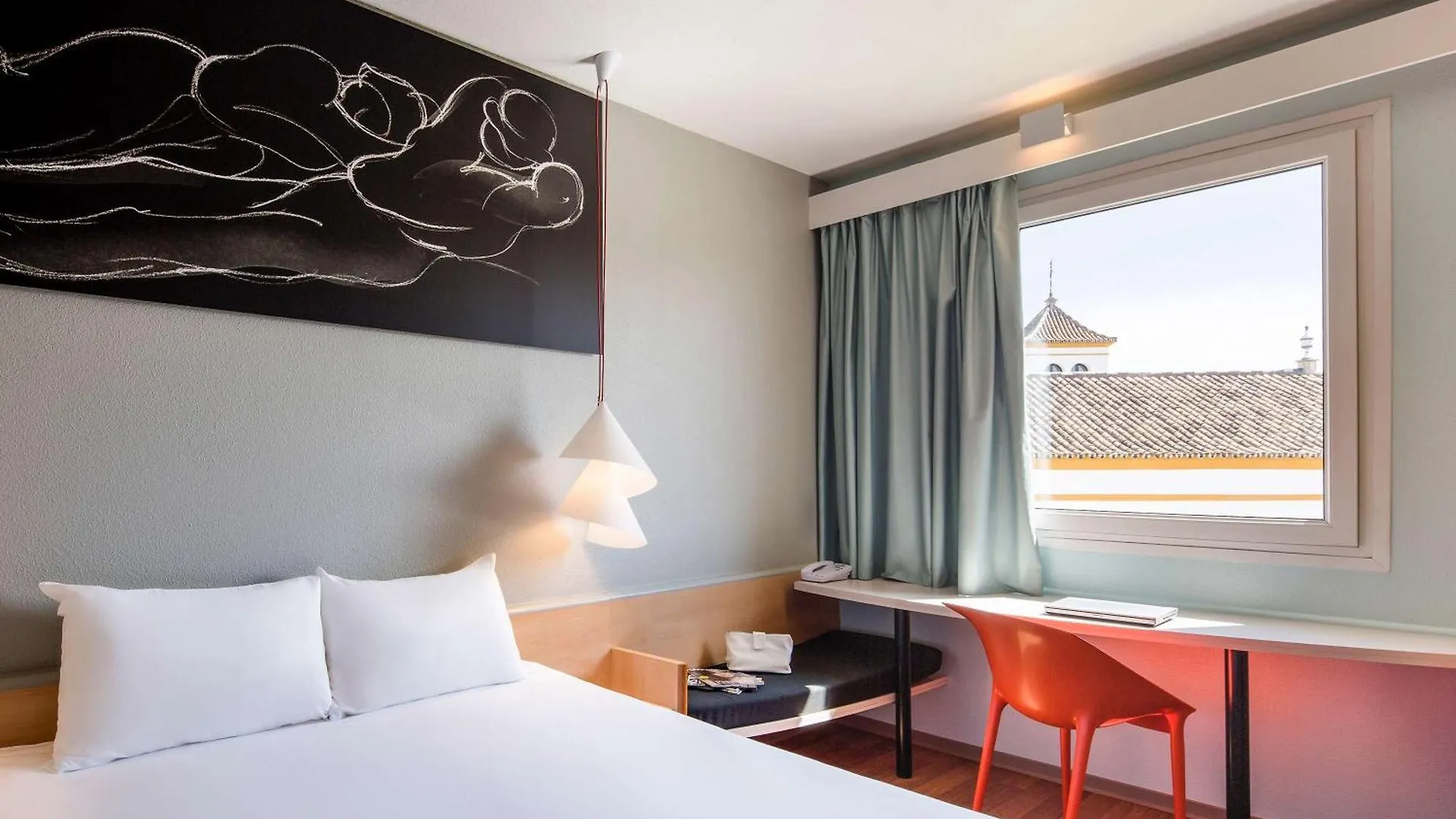 Ibis Sevilla contacts