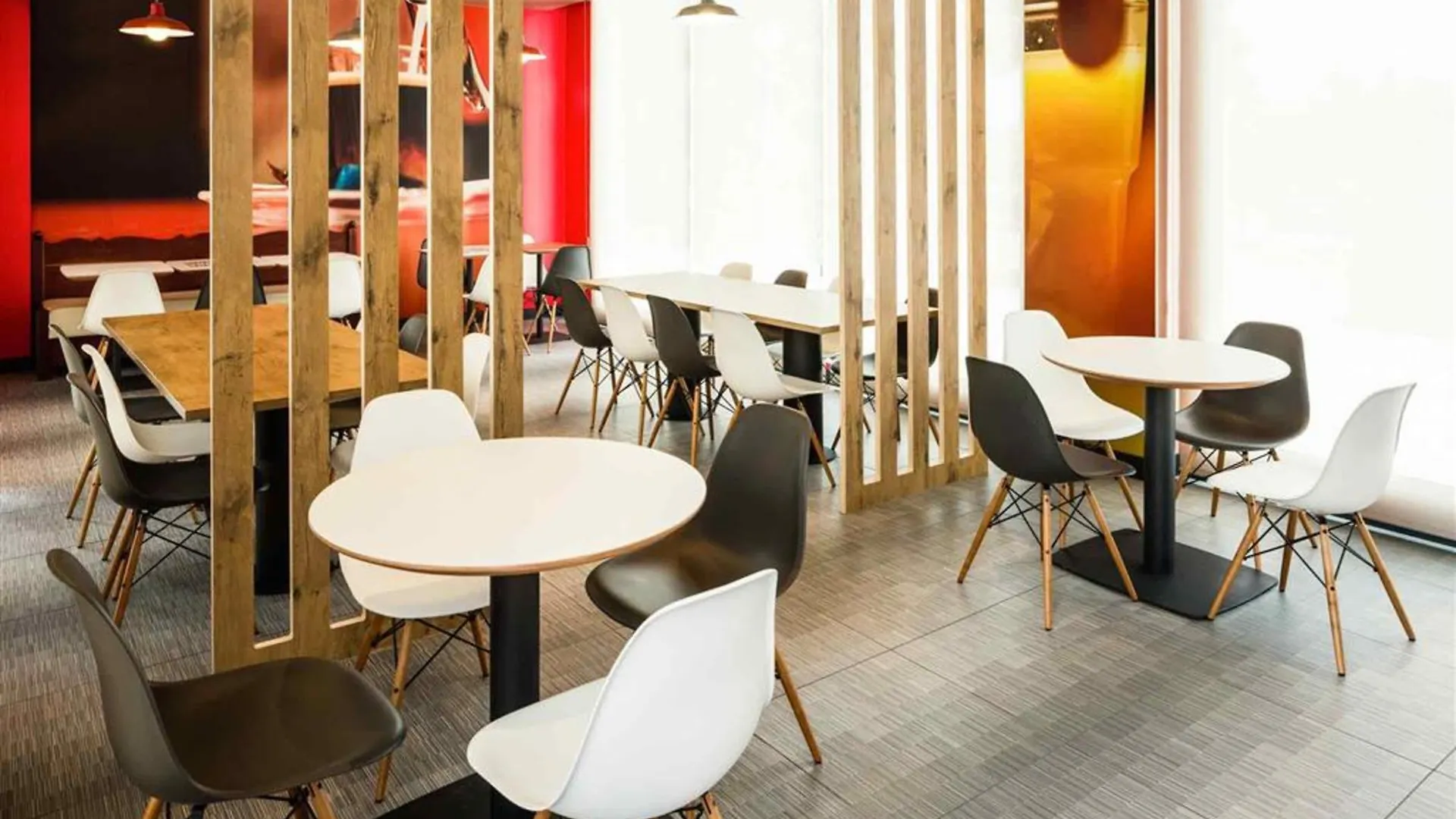 Ibis Sevilla 0*, Seville